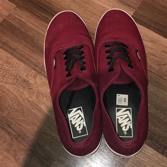 Red vans - Picture 3 of 4